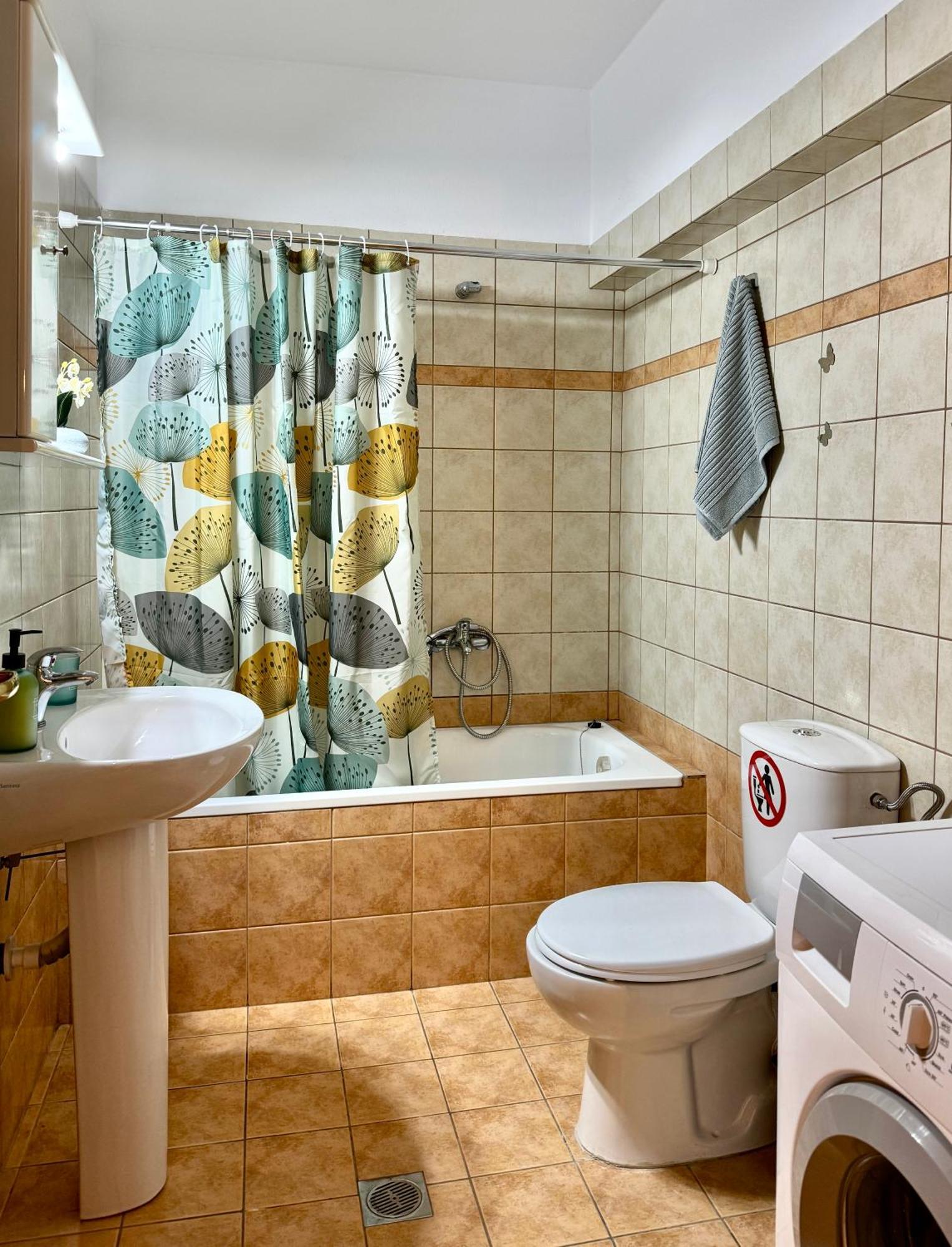 Agis Apartment Kavala Bagian luar foto